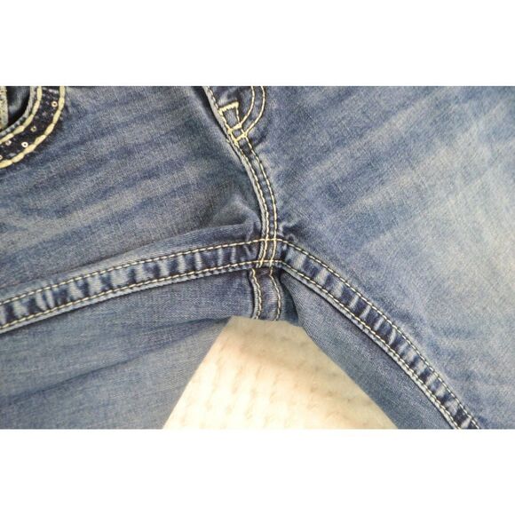 Vigoss Heritage Fit Women's 4 Medium Wash Distressed Denim Stretch Capris - Picture 4 of 16